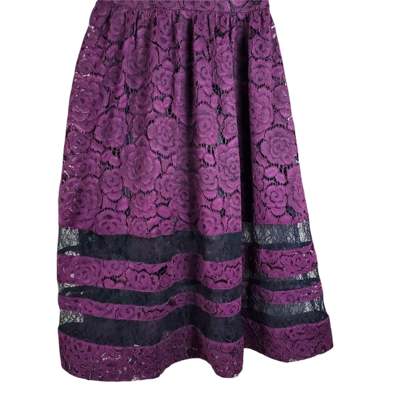 Alice + Olivia Odelia Plum and Black Lace Midi Dress - Picture 5 of 10
